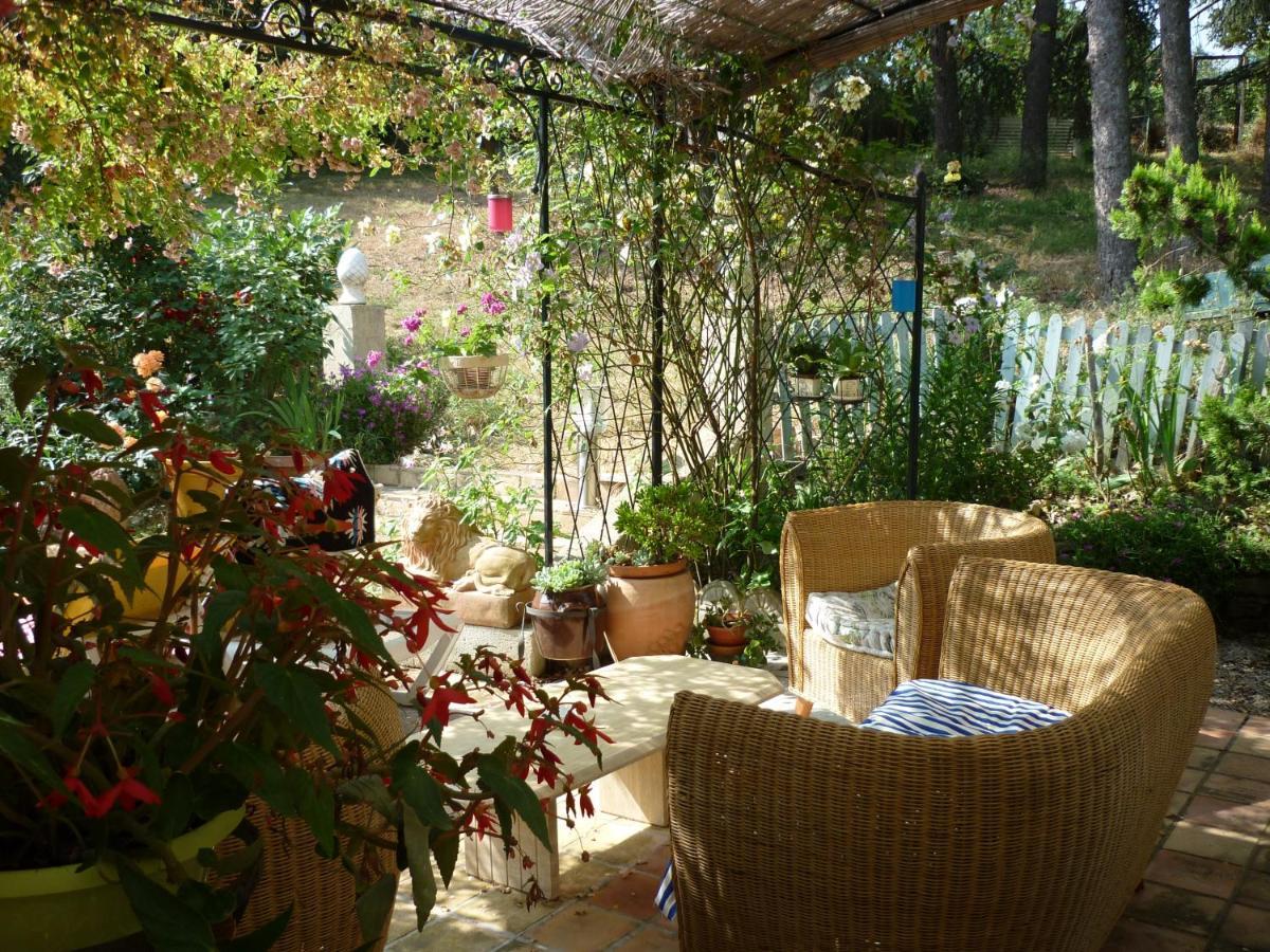 LES BRUYERES chambre d'hôte de charme Calme assuré Loupia Extérieur photo