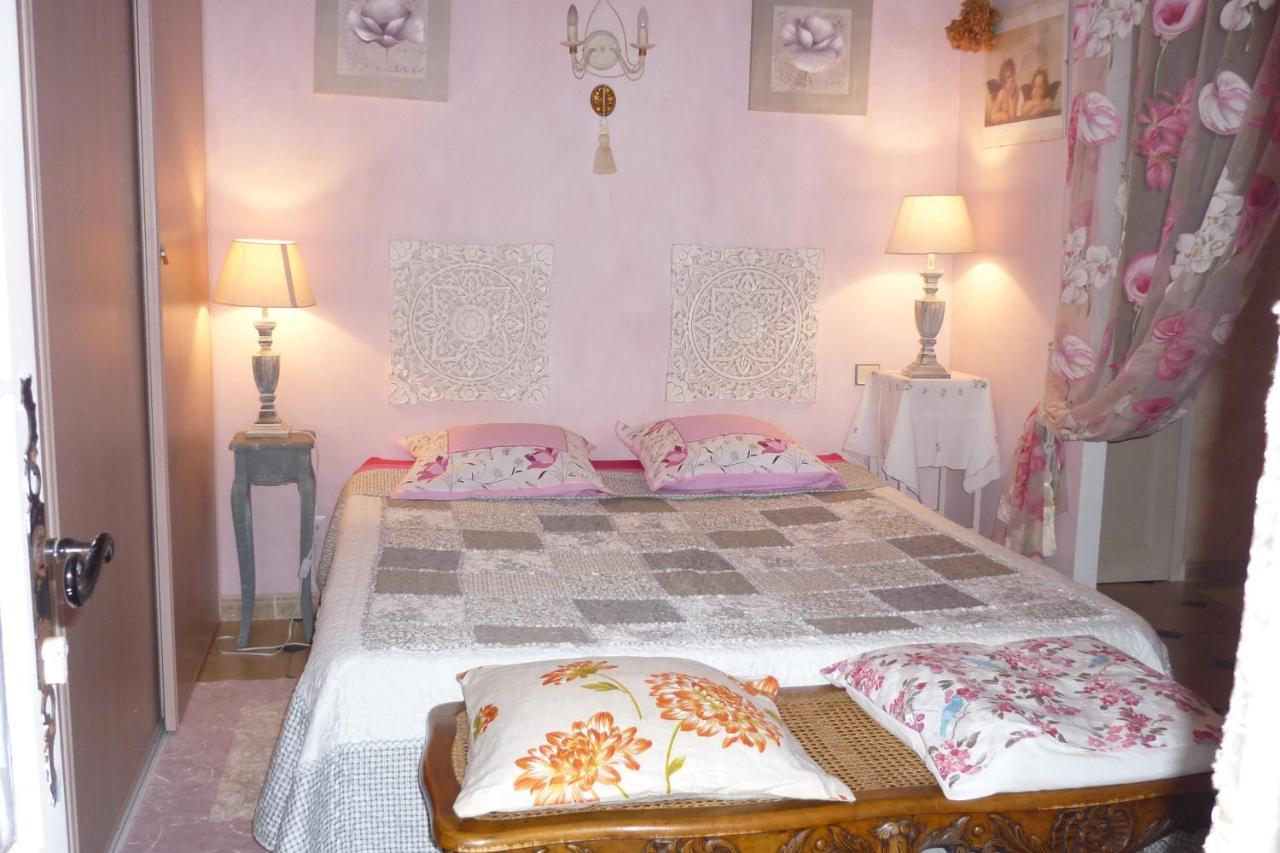 LES BRUYERES chambre d'hôte de charme Calme assuré Loupia Extérieur photo