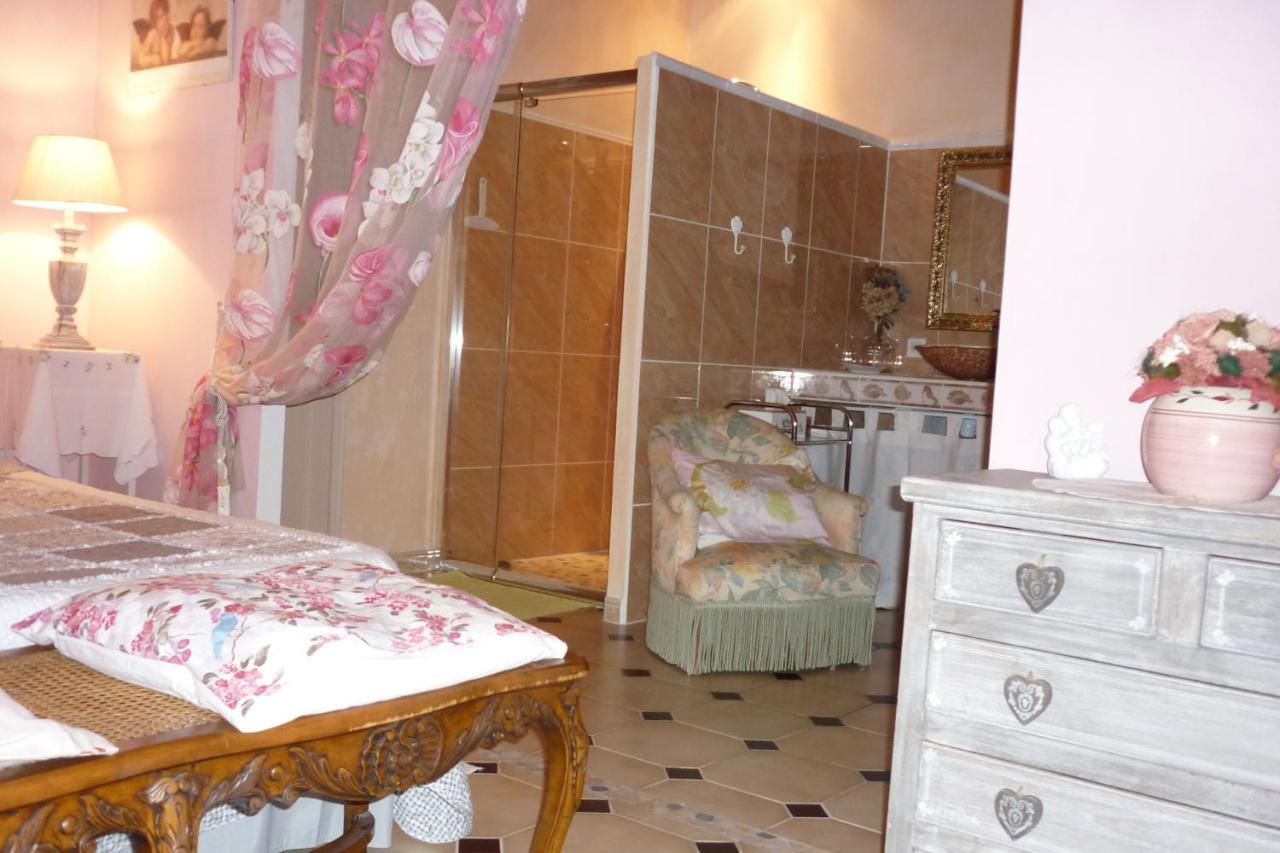 LES BRUYERES chambre d'hôte de charme Calme assuré Loupia Extérieur photo