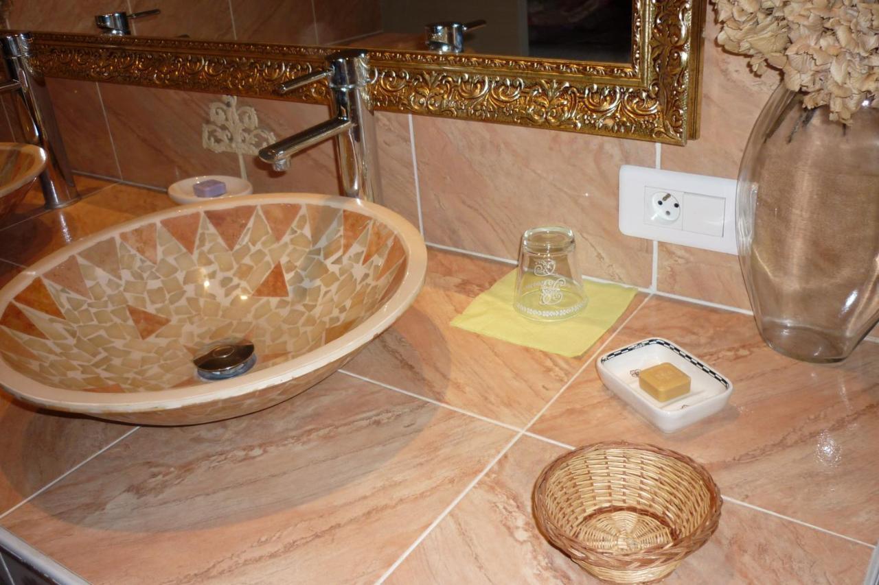 LES BRUYERES chambre d'hôte de charme Calme assuré Loupia Extérieur photo